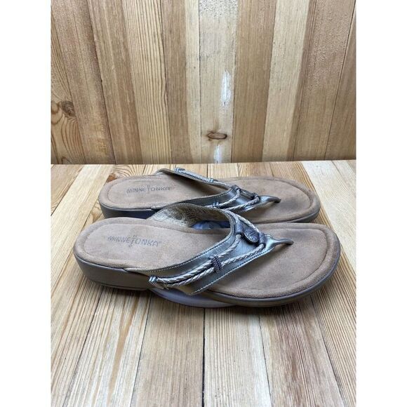 Minnetonka Sandals Women Size 8 Thong Flip Flop Beige Silver Thorne 1767 - Picture 1 of 11
